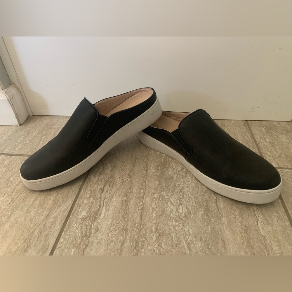 Vionic Dakota Slip-on Shoes - Gently Used